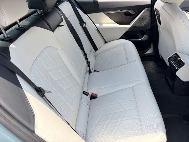 2025 BMW 530 530I — фото 15