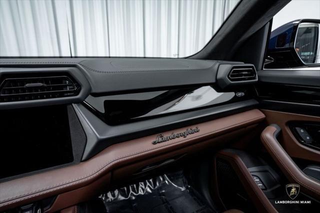 2025 Lamborghini URUS SE AWD — миниатюра 28
