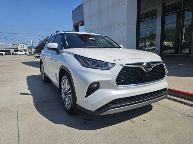 New 2026 Toyota Highlander Platinum