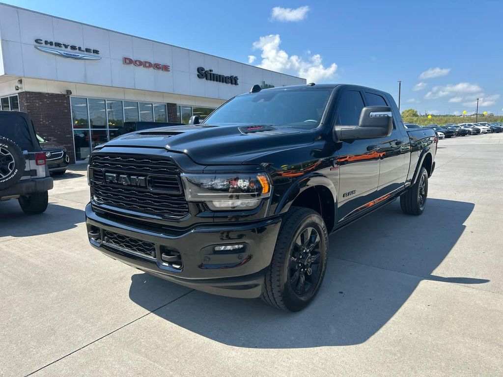 2024 RAM 3500 LIMITED MEGA CAB 4X4 6'4' BOX — фото 4