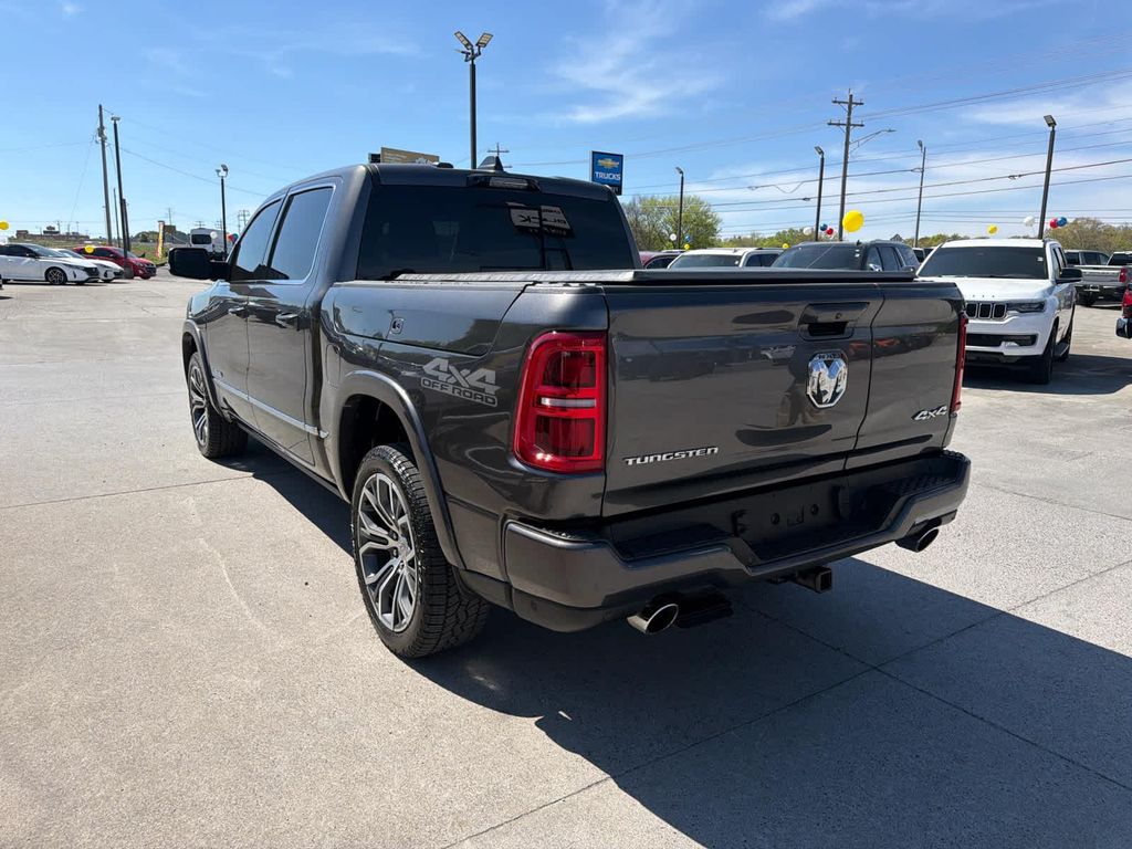 صورة 6 لـ 2026 RAM 1500 ST
