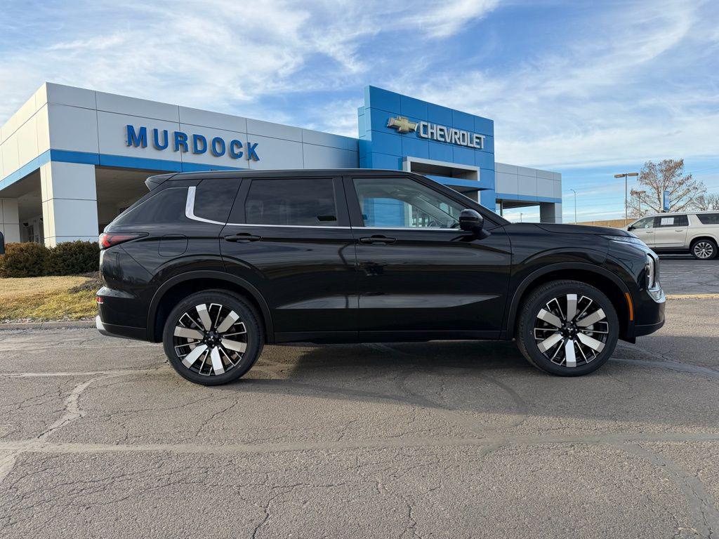 New 2026 Mitsubishi Outlander SE