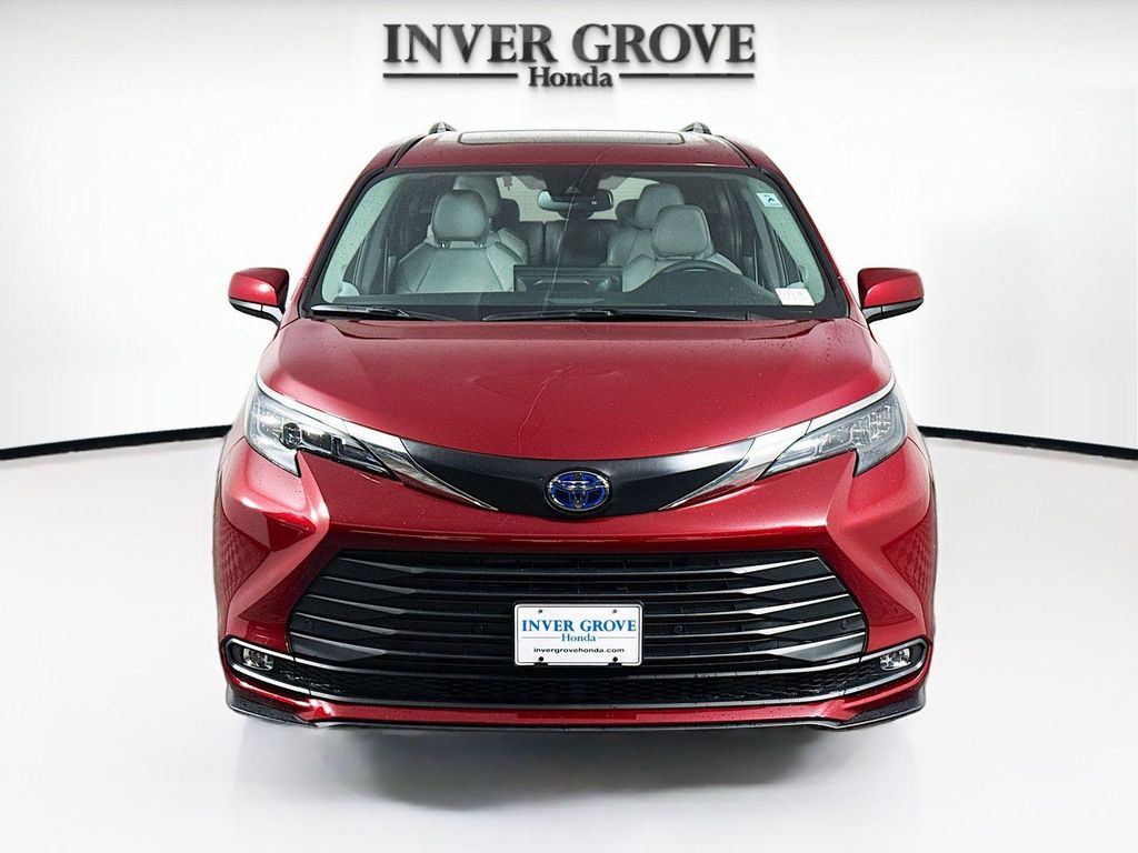 TOYOTA SIENNA - 2