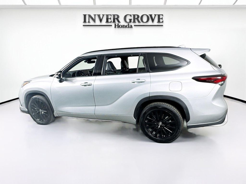 صورة 7 لـ 2025 Toyota HIGHLANDER XSE