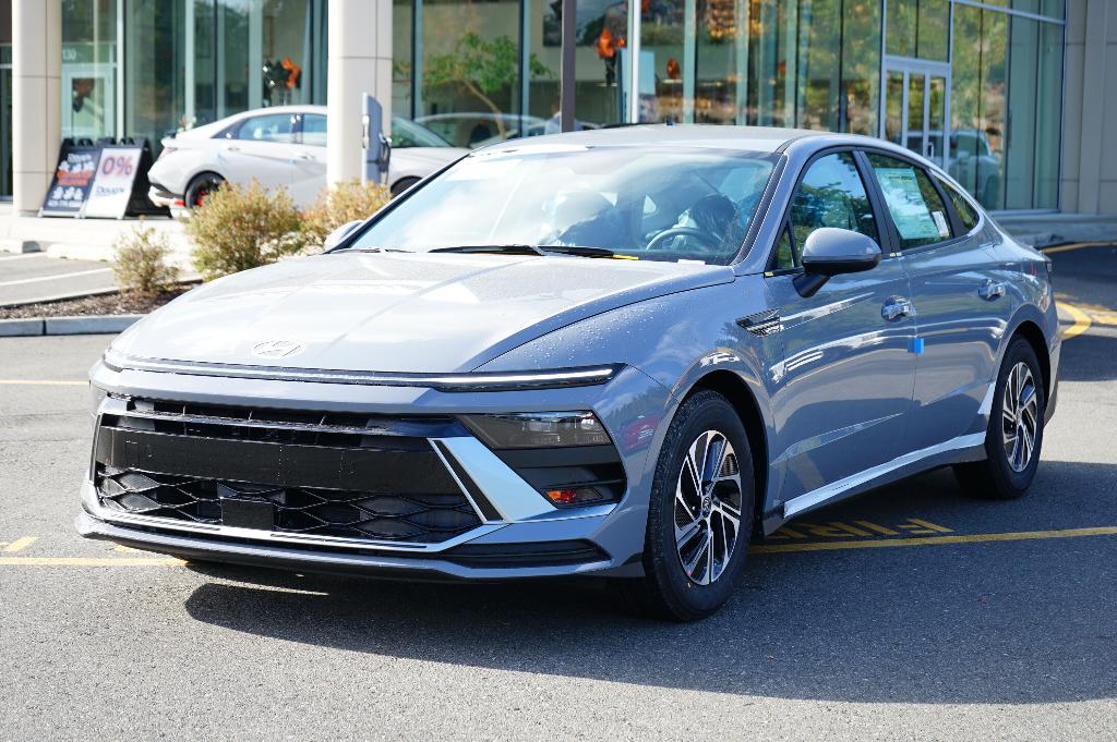 New 2026 Hyundai SONATA Hybrid Blue