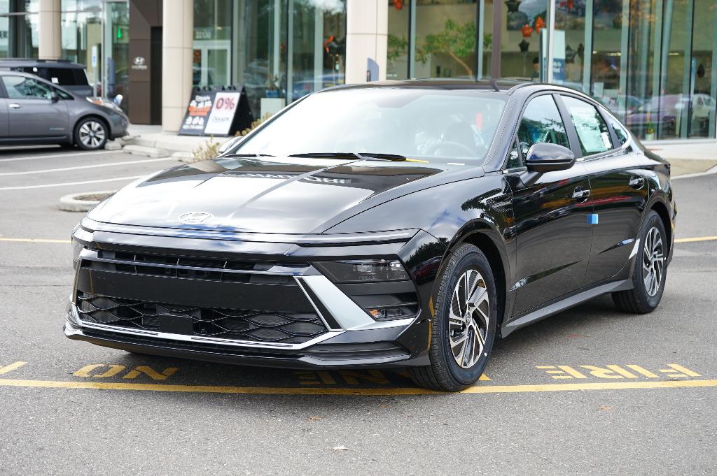 New 2026 Hyundai SONATA Hybrid Blue