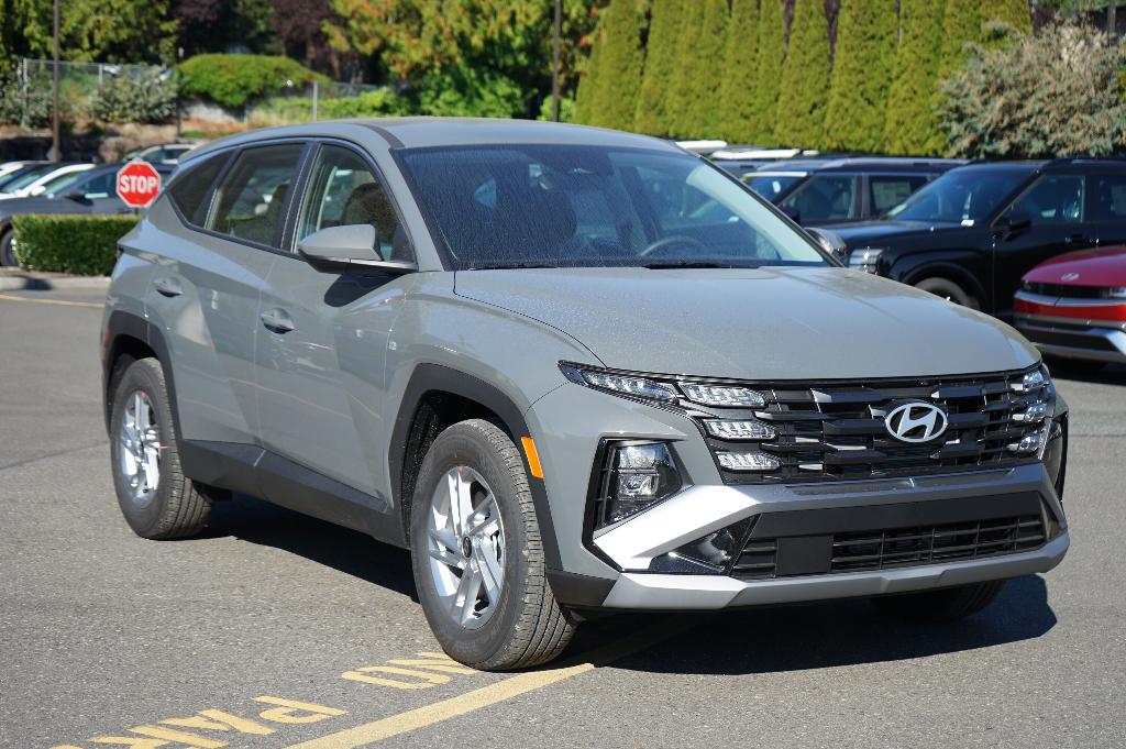 New 2026 Hyundai TUCSON SE