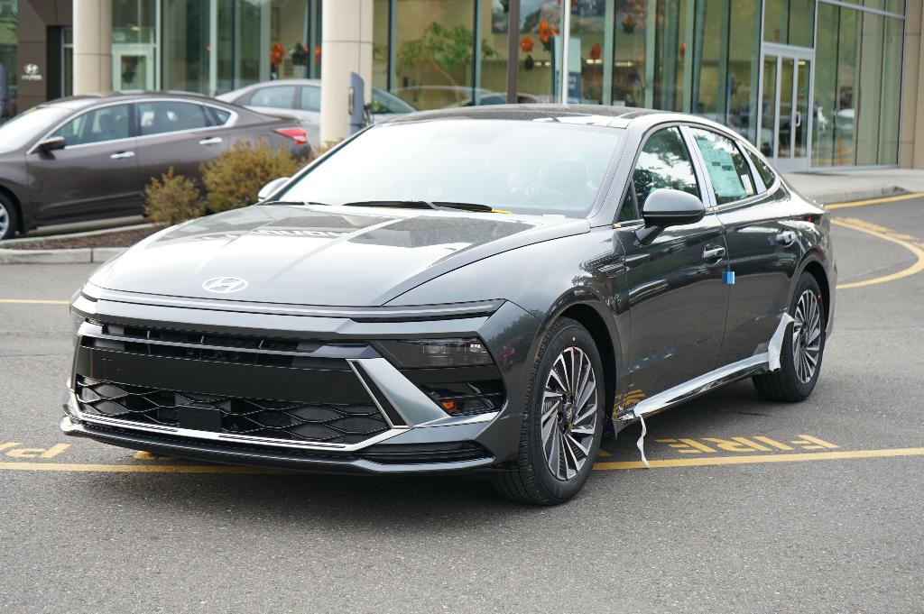 New 2026 Hyundai SONATA Hybrid SEL