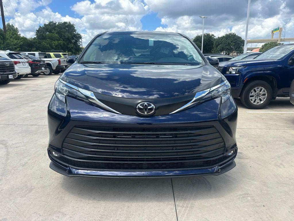 New 2026 Toyota Sienna XLE