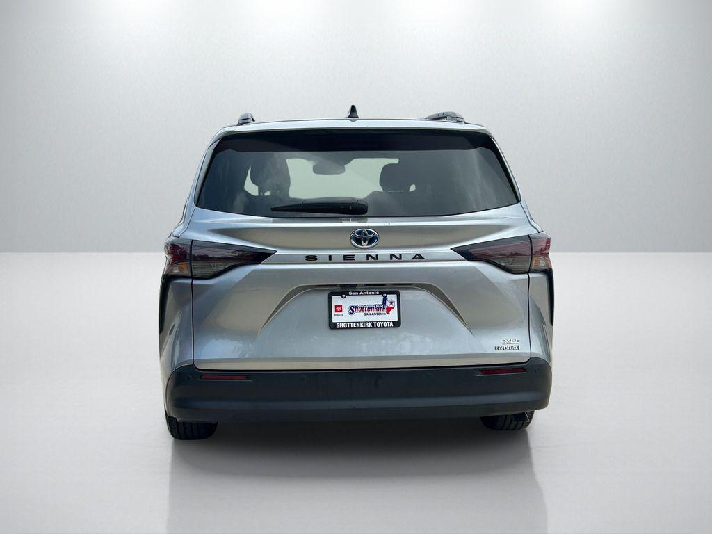 TOYOTA SIENNA - 6