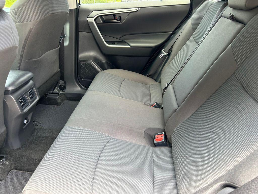 2025 Toyota RAV4 LE 缩略图 15
