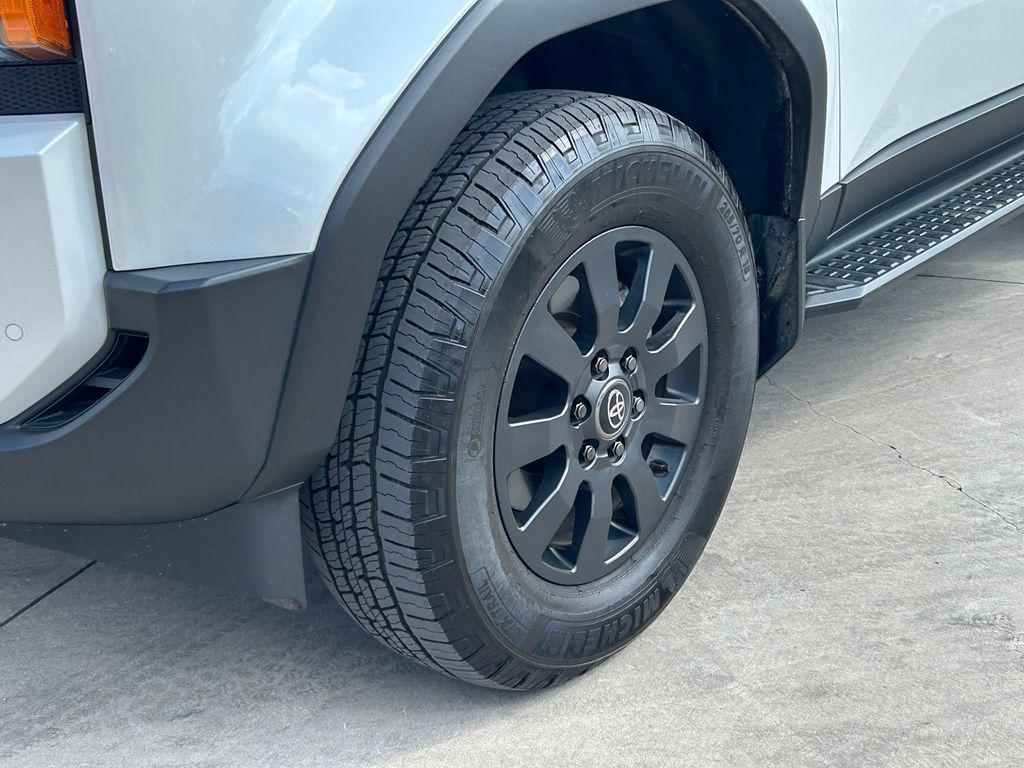 TOYOTA LAND CRUISER - 9