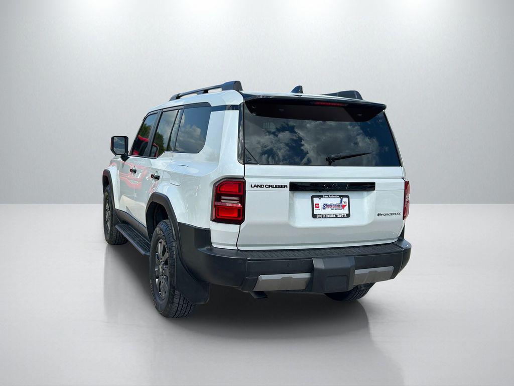 TOYOTA LAND CRUISER - 7