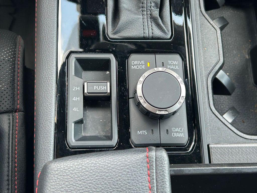 2025 Toyota SEQUOIA TRD PRO 缩略图 38