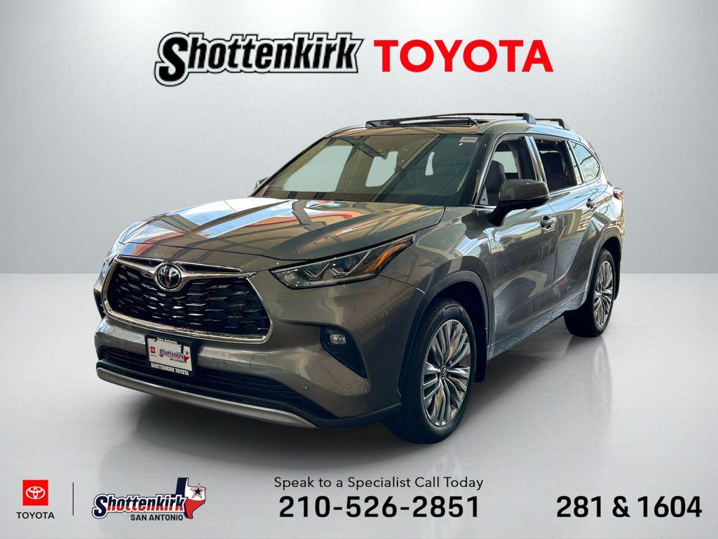 New 2026 Toyota Highlander Platinum