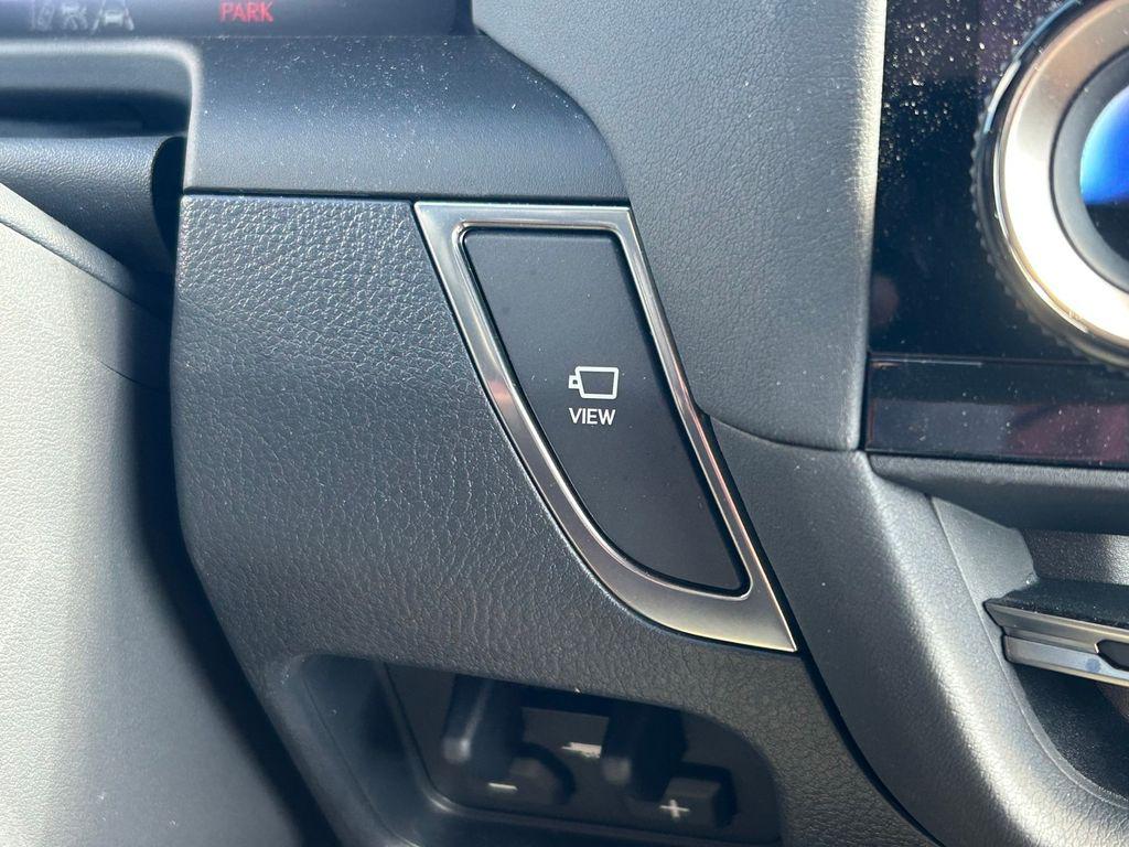 صورة مصغرة 35 لـ 2025 Lexus GX 550 LUXURY