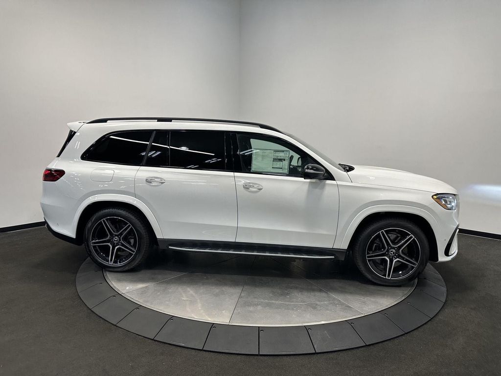 MERCEDES-BENZ GLS - 7