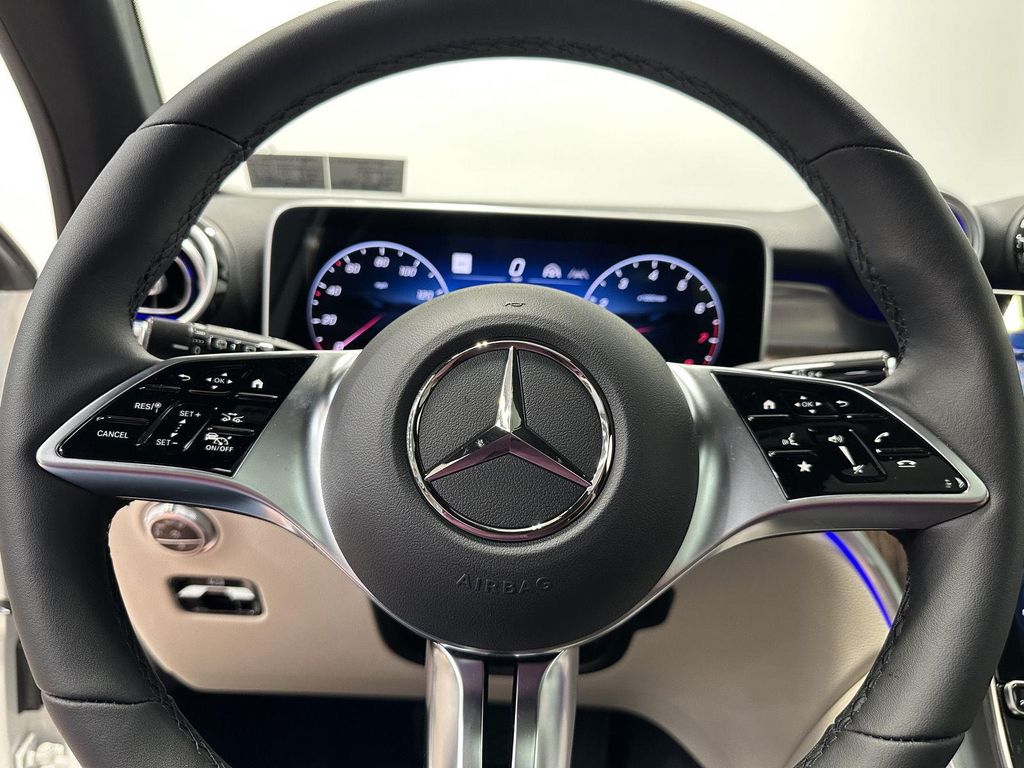 2026 Mercedes-BENZ GLC — миниатюра 20
