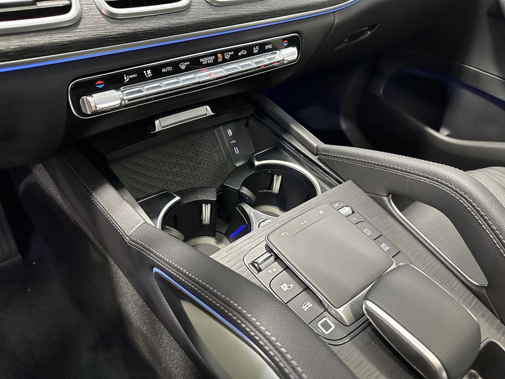 2026 Mercedes-BENZ GLE — миниатюра 26