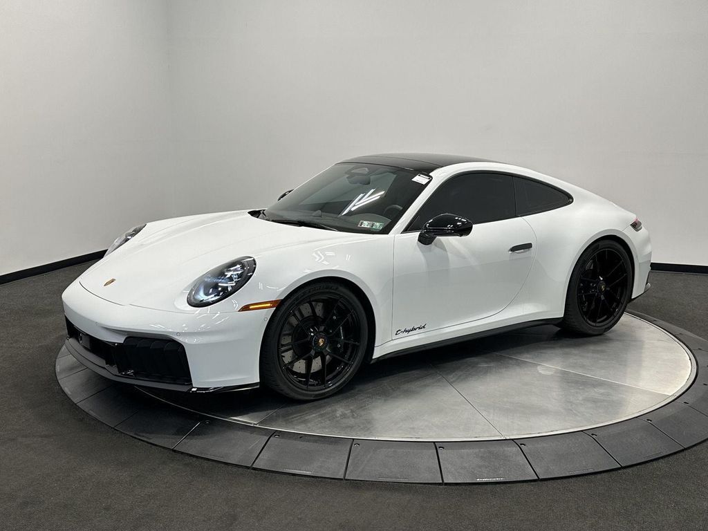 2026 Porsche 911 Carrera 4 GTS