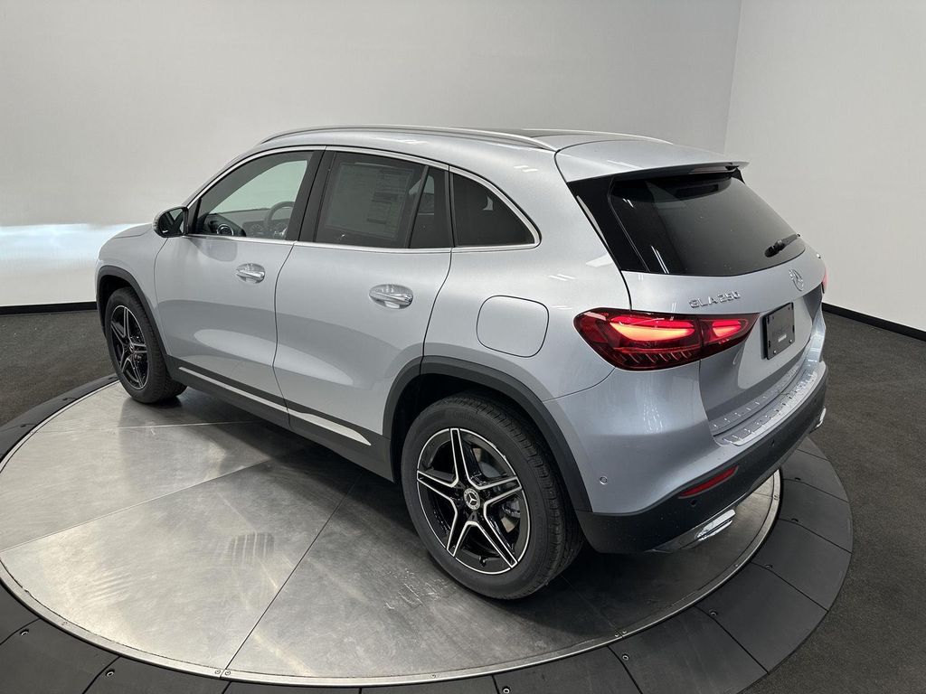 2026 Mercedes-BENZ GLA 照片 4
