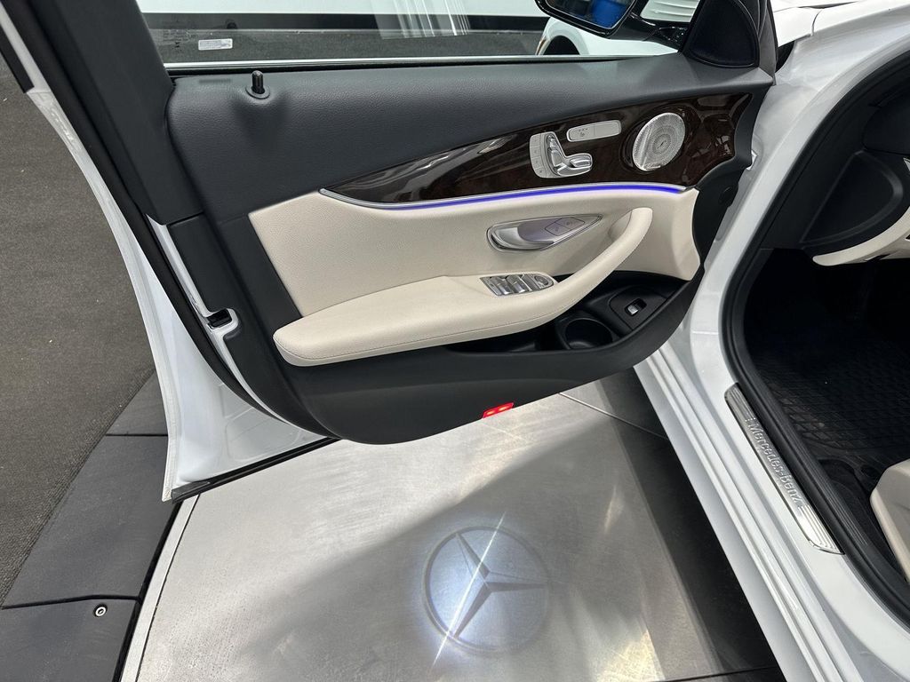 MERCEDES-BENZ E-CLASS - 9