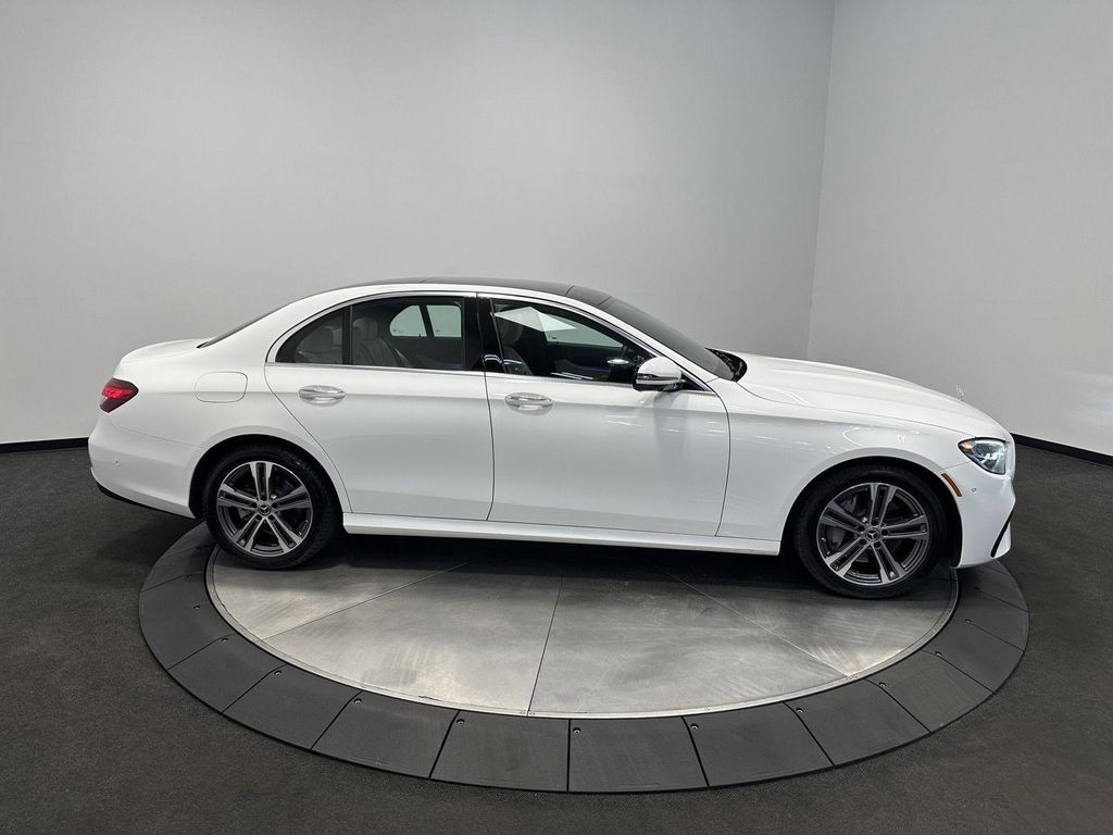 MERCEDES-BENZ E-CLASS - 7