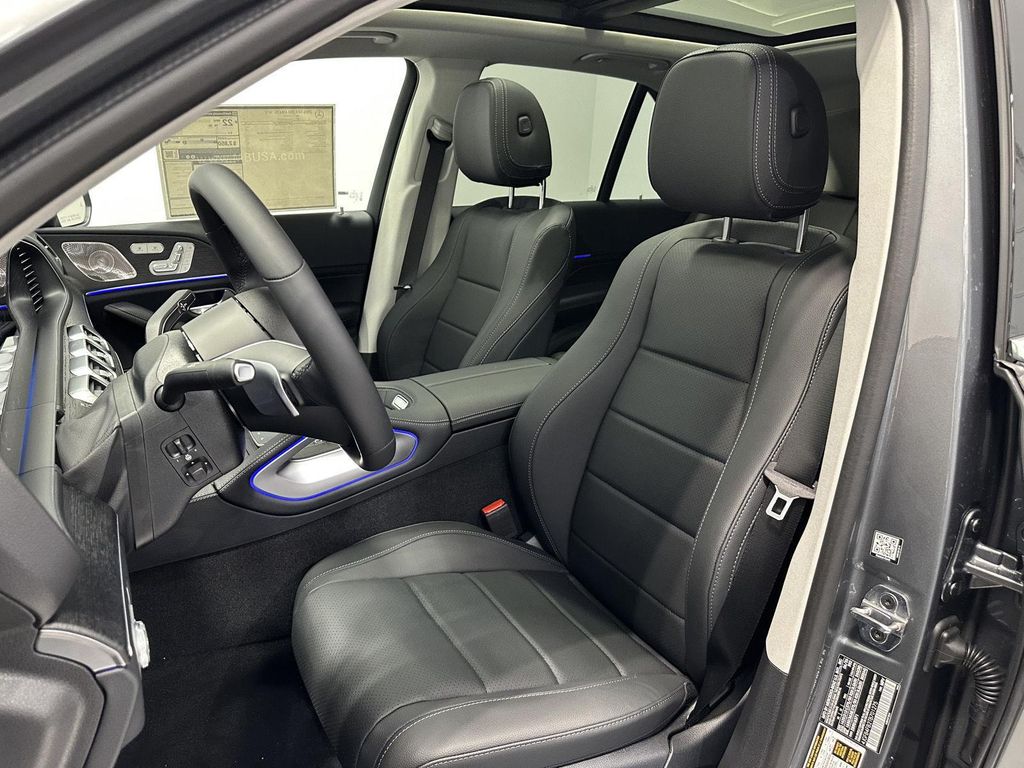 2026 Mercedes-BENZ GLE — миниатюра 12