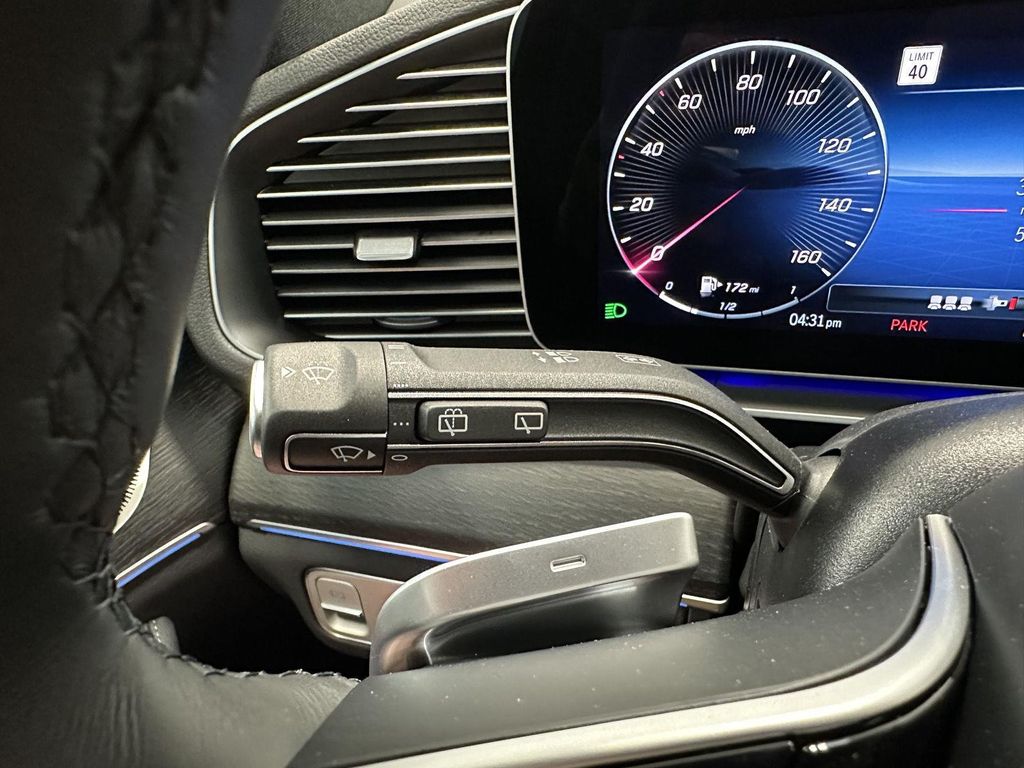 2026 Mercedes-BENZ GLE — миниатюра 18