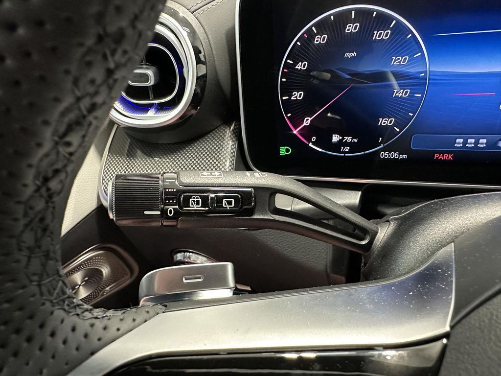 2026 Mercedes-BENZ GLC — миниатюра 18