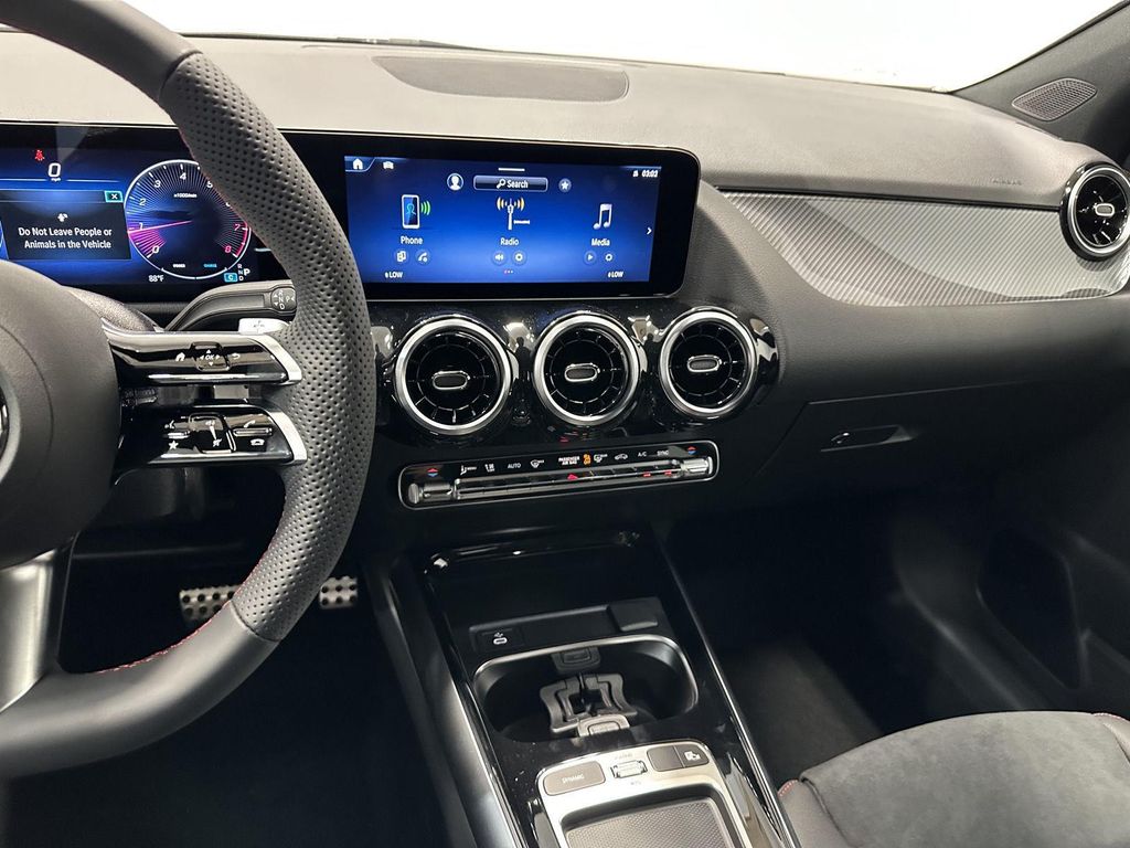 2026 Mercedes-BENZ GLA — миниатюра 23