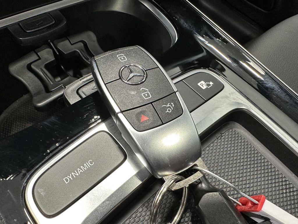 2026 Mercedes-BENZ GLB 缩略图 42