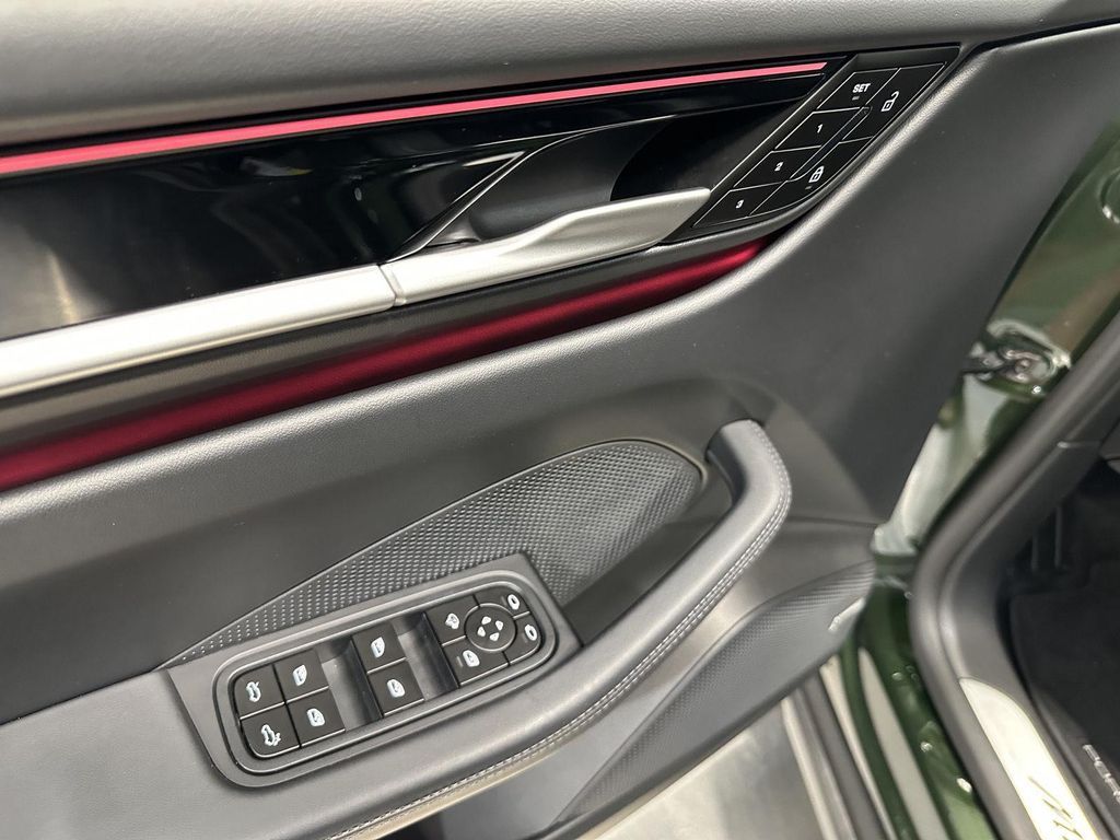 2025 Porsche MACAN MACAN ELECTRIC 4 — миниатюра 16