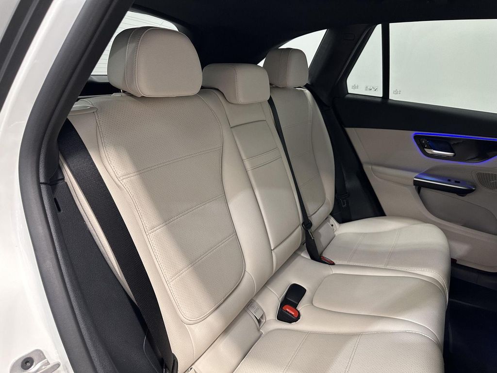 صورة مصغرة 38 لـ 2026 Mercedes-BENZ GLC