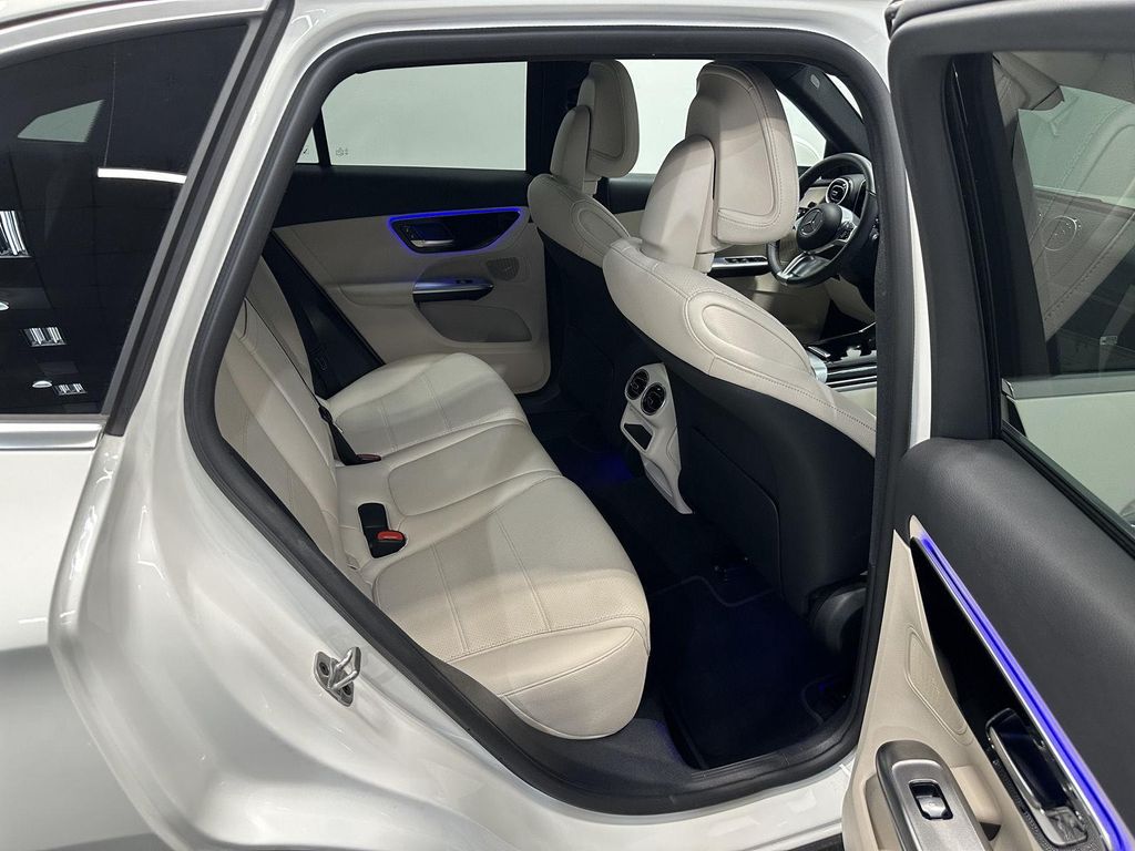 صورة مصغرة 37 لـ 2026 Mercedes-BENZ GLC