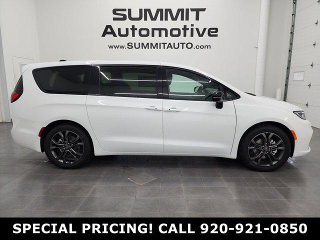 New 2026 Chrysler Pacifica L