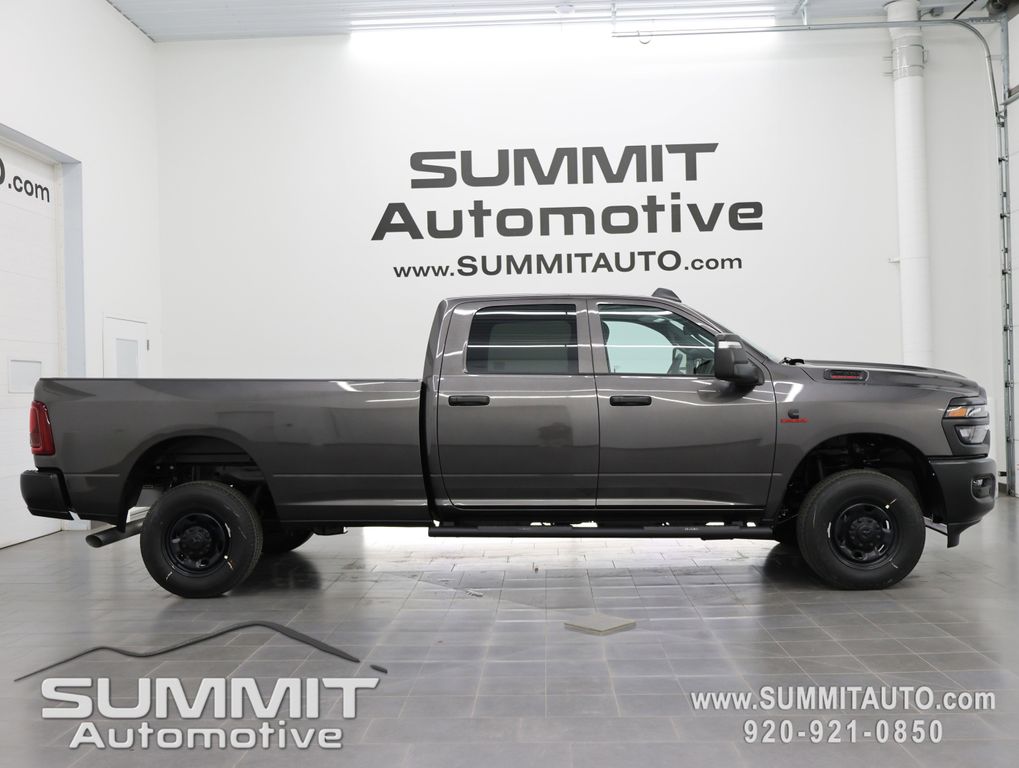 New 2026 RAM 2500 Tradesman Crew Cab 4x4 8' Box
