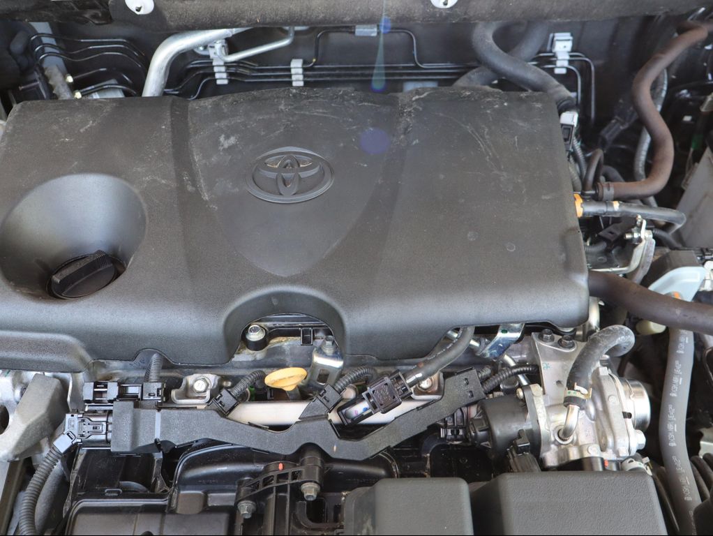 صورة مصغرة 45 لـ 2024 Toyota RAV4 LE