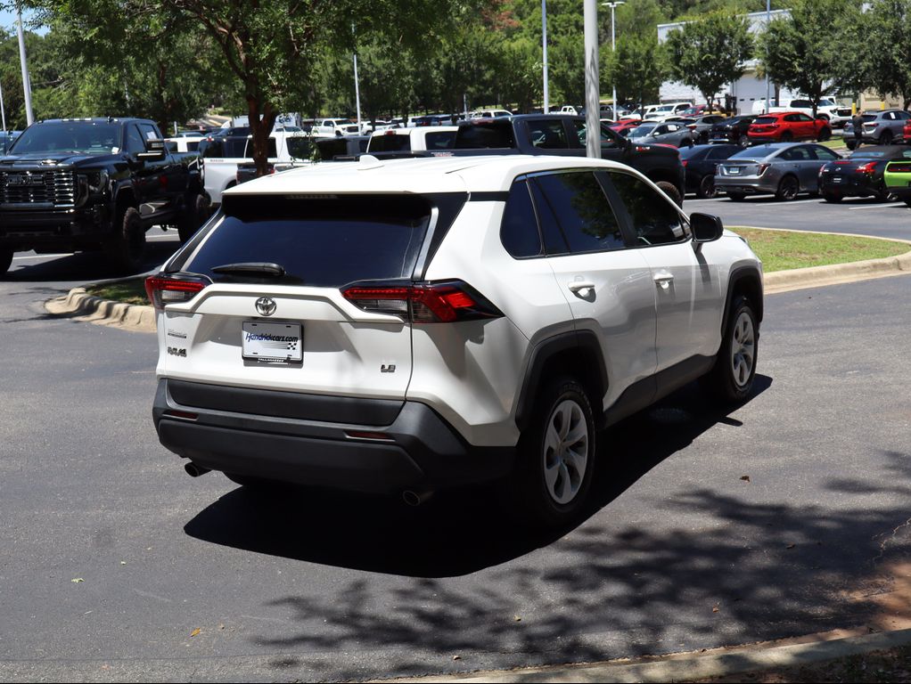 صورة 9 لـ 2024 Toyota RAV4 LE