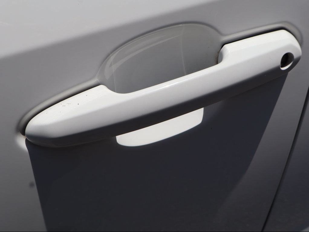 صورة مصغرة 16 لـ 2024 Toyota RAV4 LE