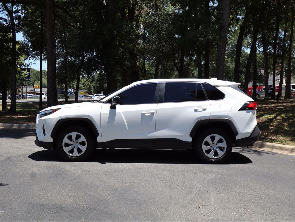 صورة 6 لـ 2024 Toyota RAV4 LE