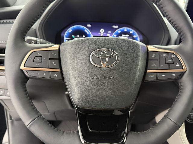 TOYOTA GRAND HIGHLANDER - 10