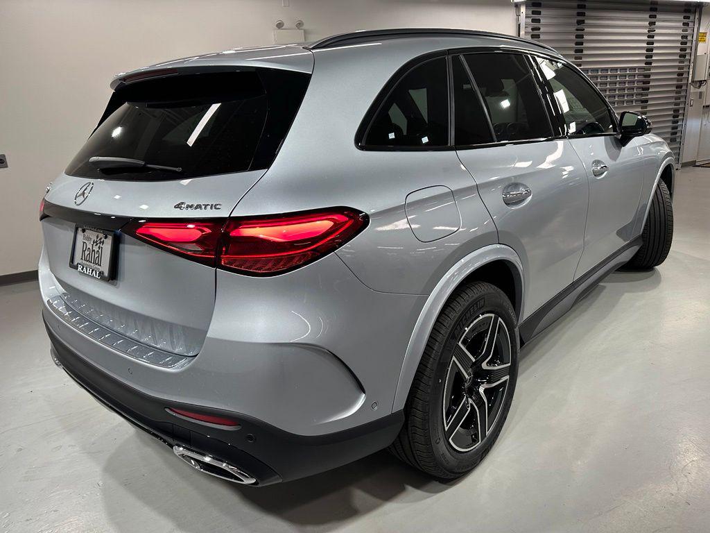 2026 Mercedes-BENZ GLC — миниатюра 12