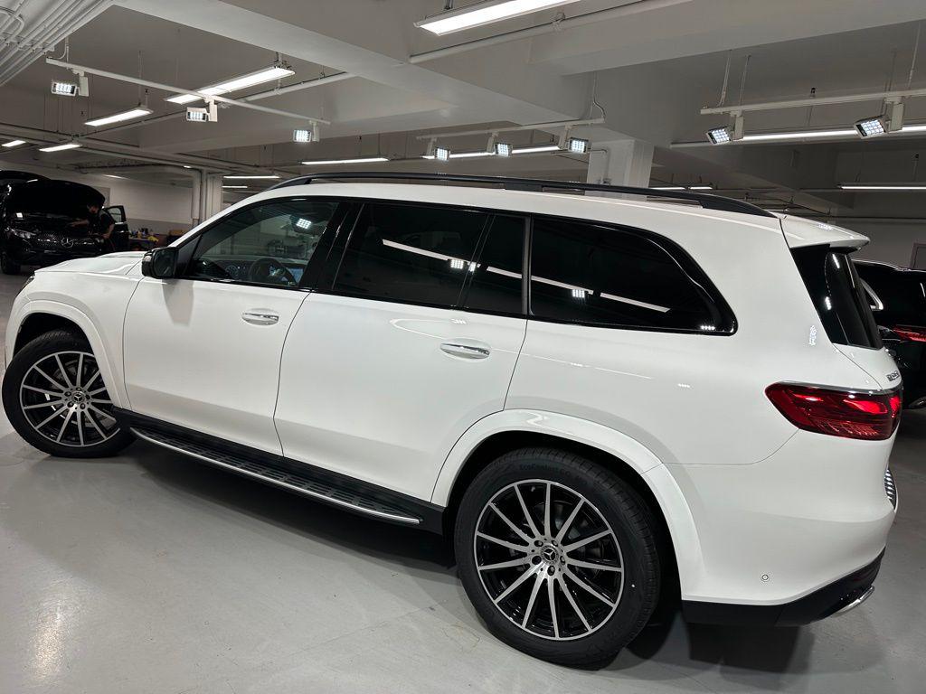 MERCEDES-BENZ GLS - 10