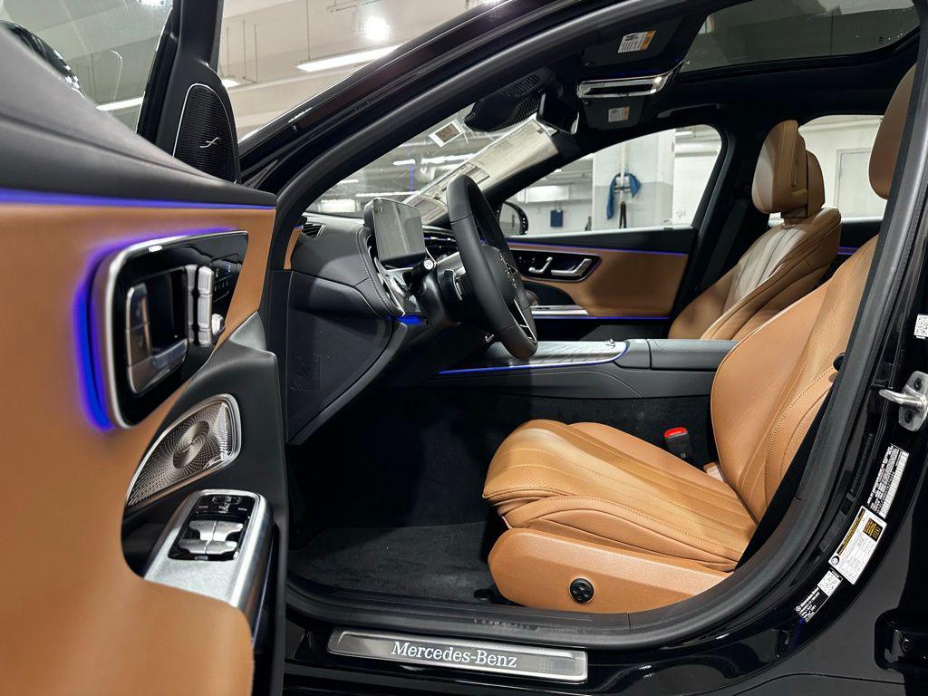 MERCEDES-BENZ E-CLASS - 4