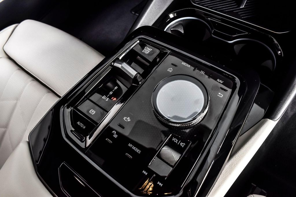 صورة 29 لـ 2024 BMW 530 XDRIVE
