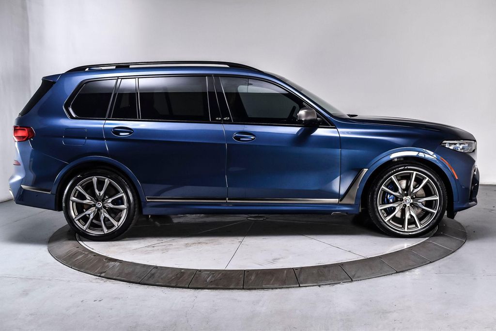 صورة 7 لـ 2022 BMW X7 M50I
