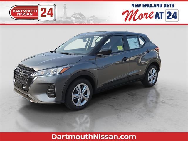 New 2025 Nissan Kicks Play S