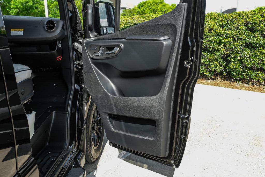 صورة 72 لـ 2024 Mercedes-BENZ SPRINTER 2500 170 WB