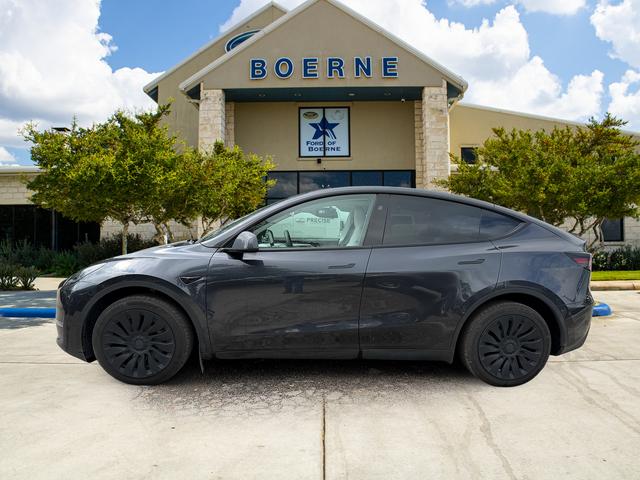 TESLA MODEL Y LONG RANGE - 2